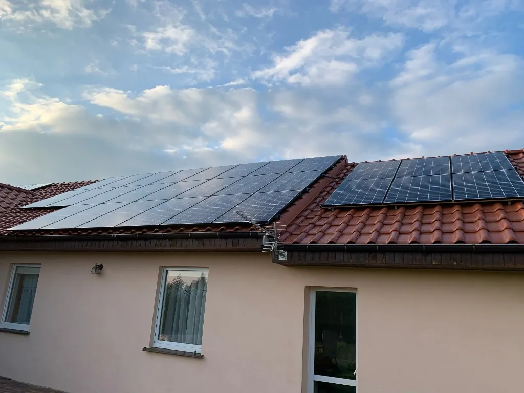 Instalacja fotowoltaiczna 8 kWp z magazynem energii 16 kWh